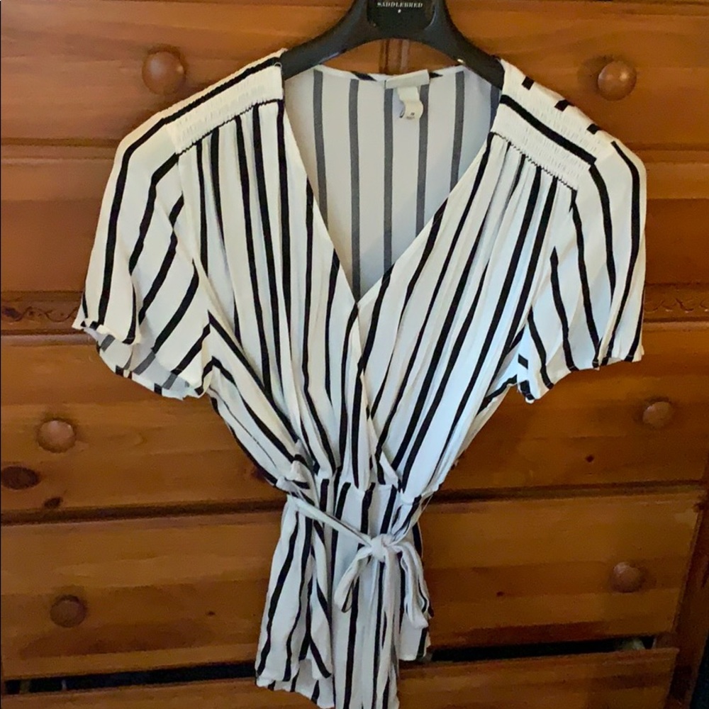 Ava and Viv Target black/white blouse